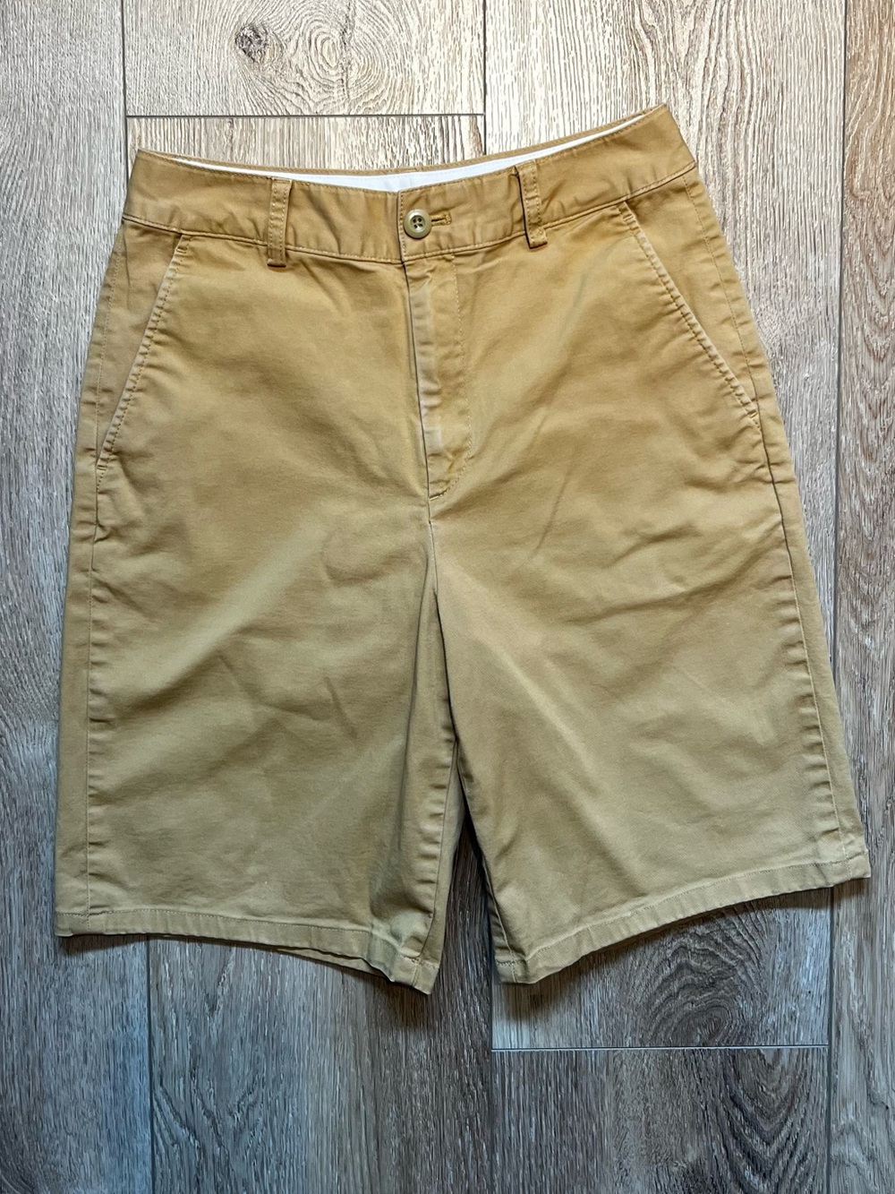 Uniqlo High-waisted Chino Shorts | Size 4‎ | Tan/Khaki Color